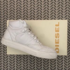 Men’s Diesel Invasion Top Sneakers.